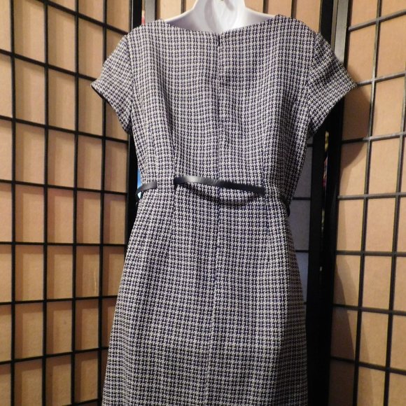 Shelby & Palmer navy blue and White Midi shaped Dress with belt - Picture 6 of 6
